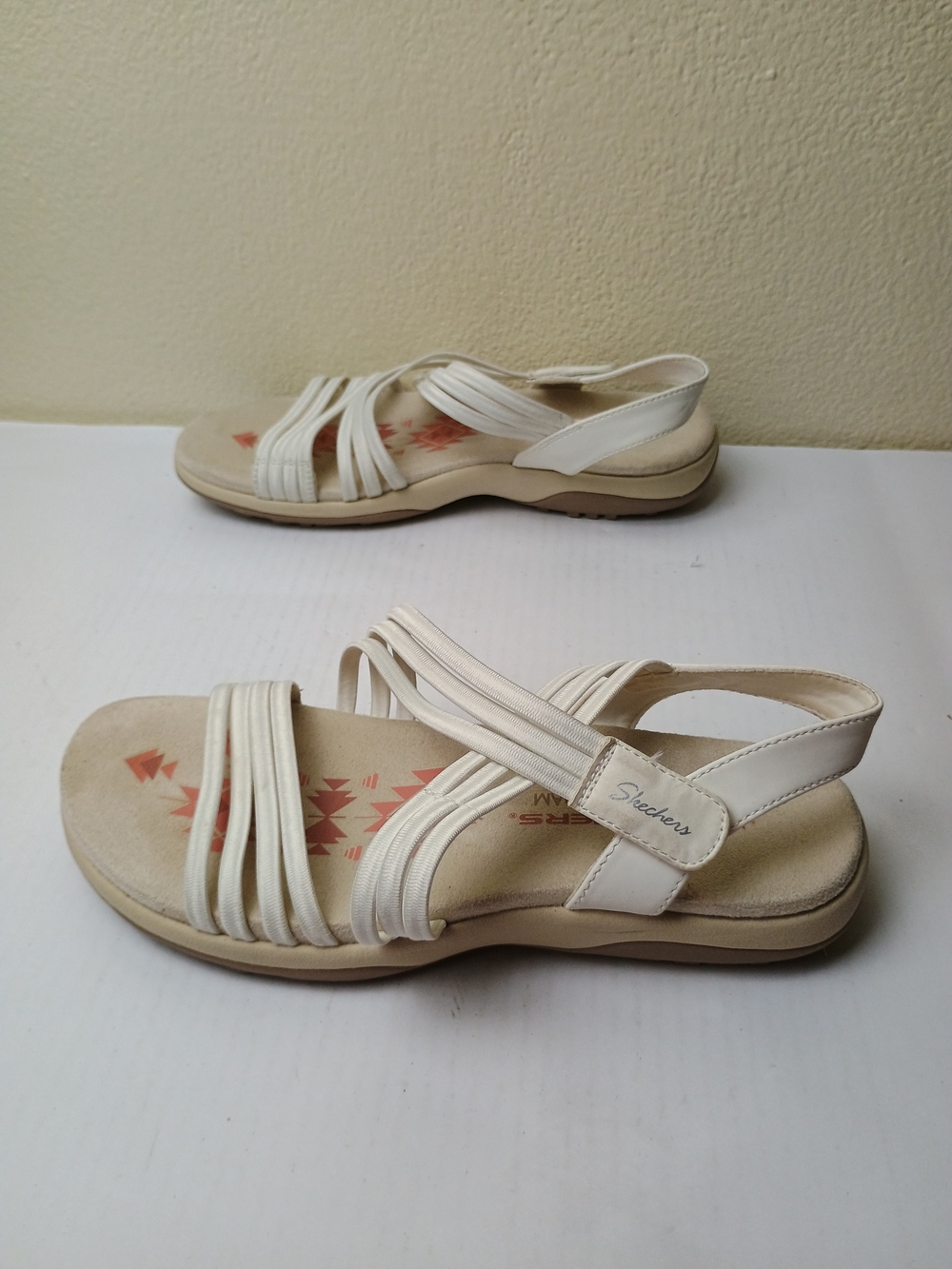 Skechers Reggae Slim Sunnyside 2.0 Size 8 White Strappy Comfort Sandals